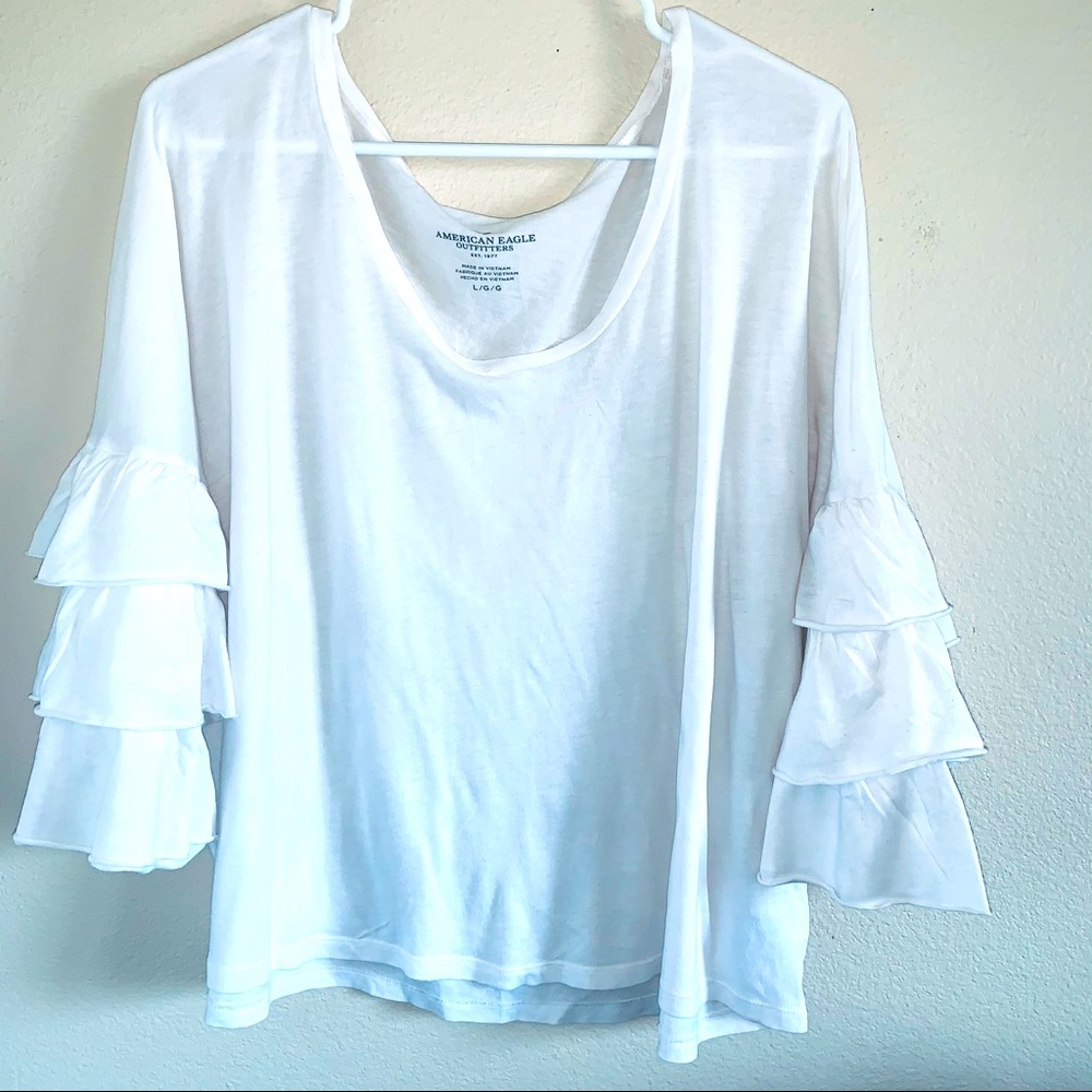 •• American Eagle top••